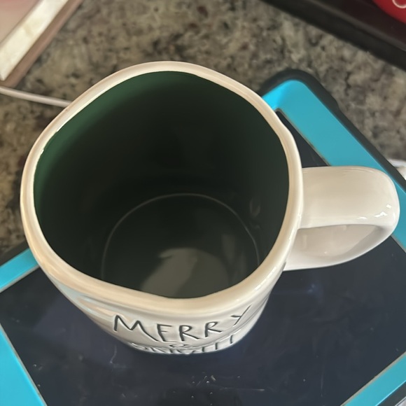 Rae Dunn “MERRY & BRIGHT” Holiday Mug Green & White 🔔🎅🏼 - Picture 3 of 5